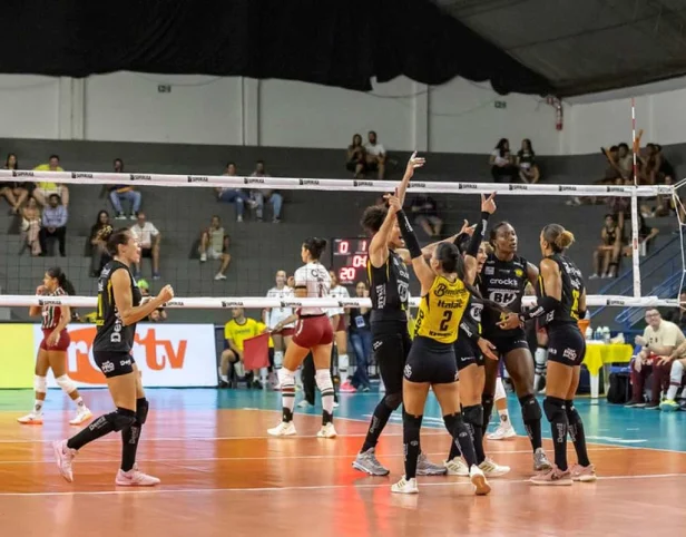 Praia, com Macris no banco, vence o Flu e volta ao 3º lugar