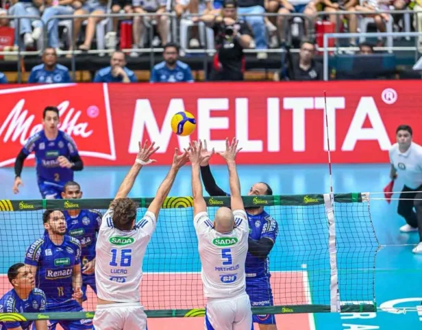 Vôlei Renata bate o Sada Cruzeiro de novo e conquista a Copa Brasil de virada