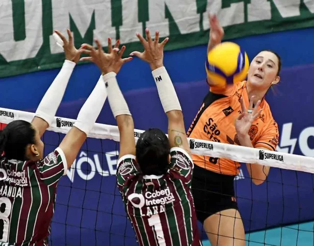 Osasco bate o Flu novamente e é o primeiro semifinalista da Superliga