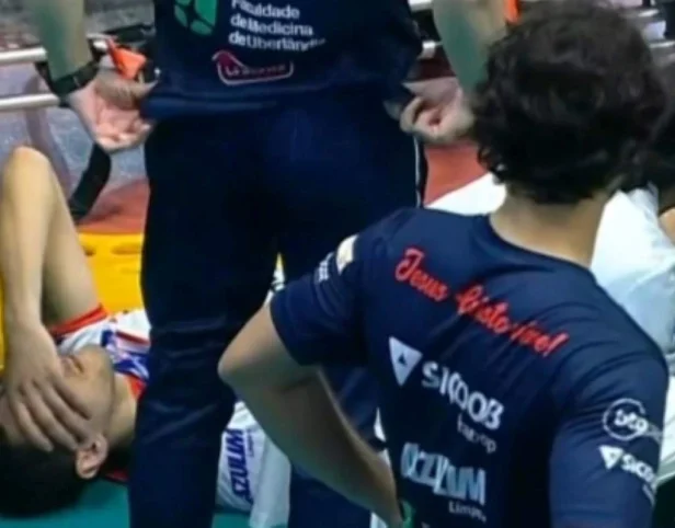 Hisham teve lesão semelhante à de Ronaldo Fenômeno em 2000