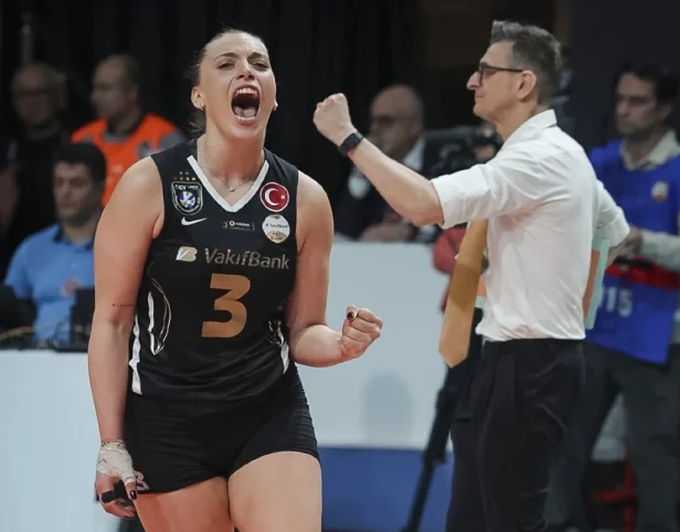 Vakifbank sai na frente do Fener na final turca