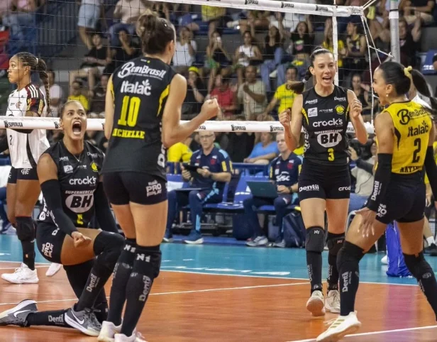 Praia vence o Sesc RJ Flamengo e pode garantir vaga na final da Superliga na sexta