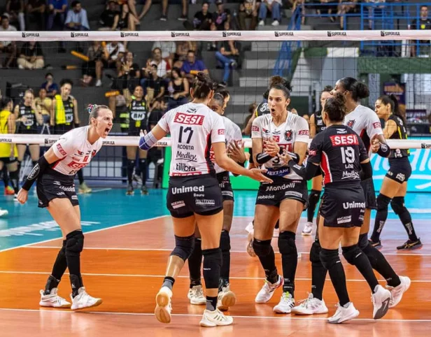 Sesi Bauru ganha de virada do Praia e força o jogo 3 das quartas