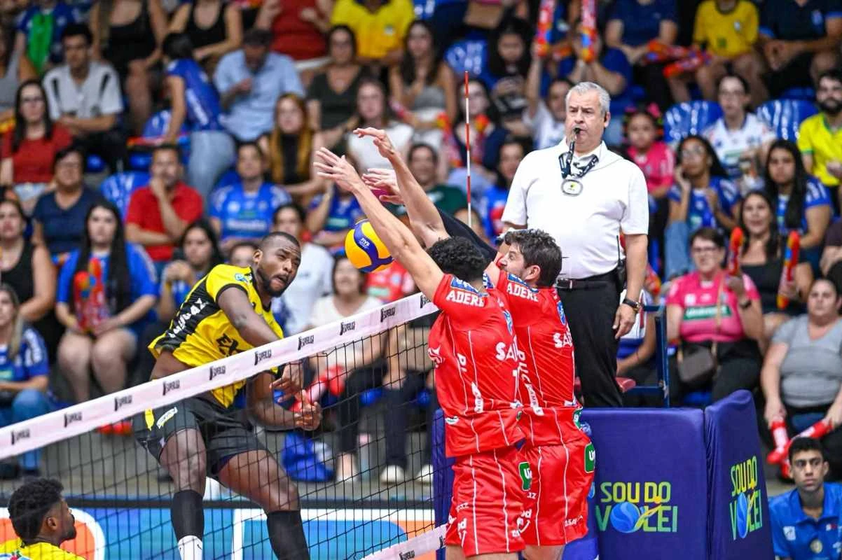 V&ocirc;lei Renata Praia