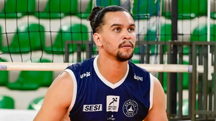 Carlos Henrique, reforço de Montes Claros