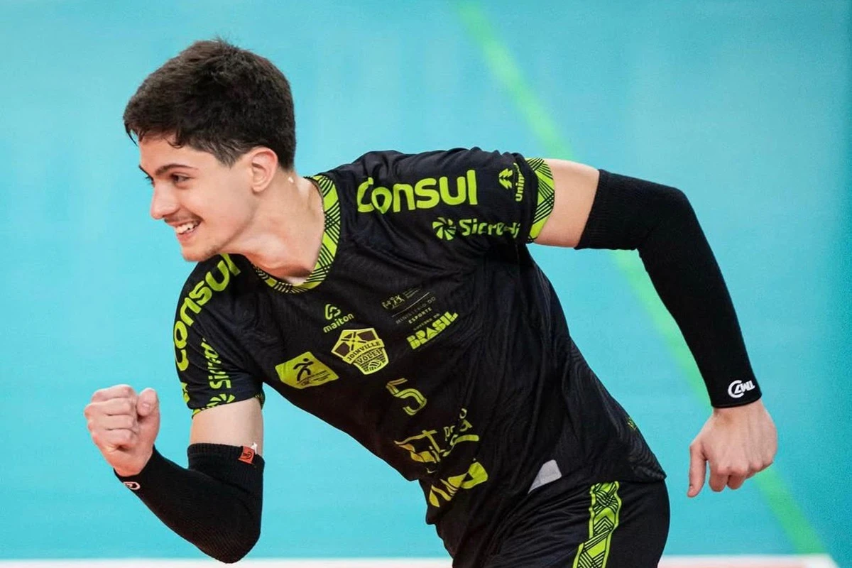 Joinville renova com Henrique Alves