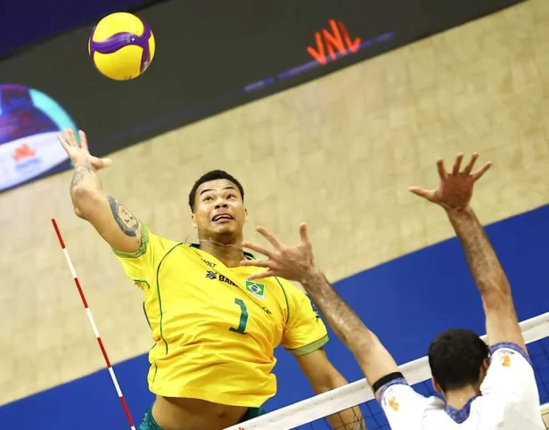 Brasil sofre, mas derrota o Irã na estreia na VNL