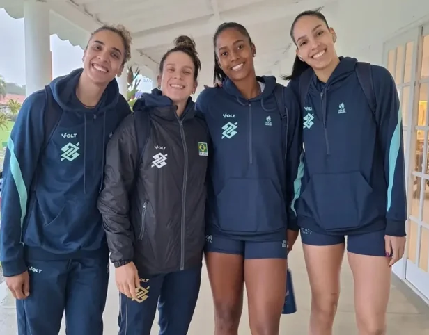 Seleção B treina com Bruninha e Sabrina em Saquarema
