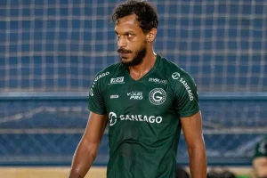 Rodrigo Leandro volta ao Goiás