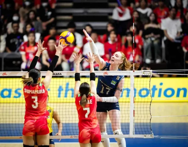 Brasil vira no quarto set, bate o Japão e segue vice-líder da VNL