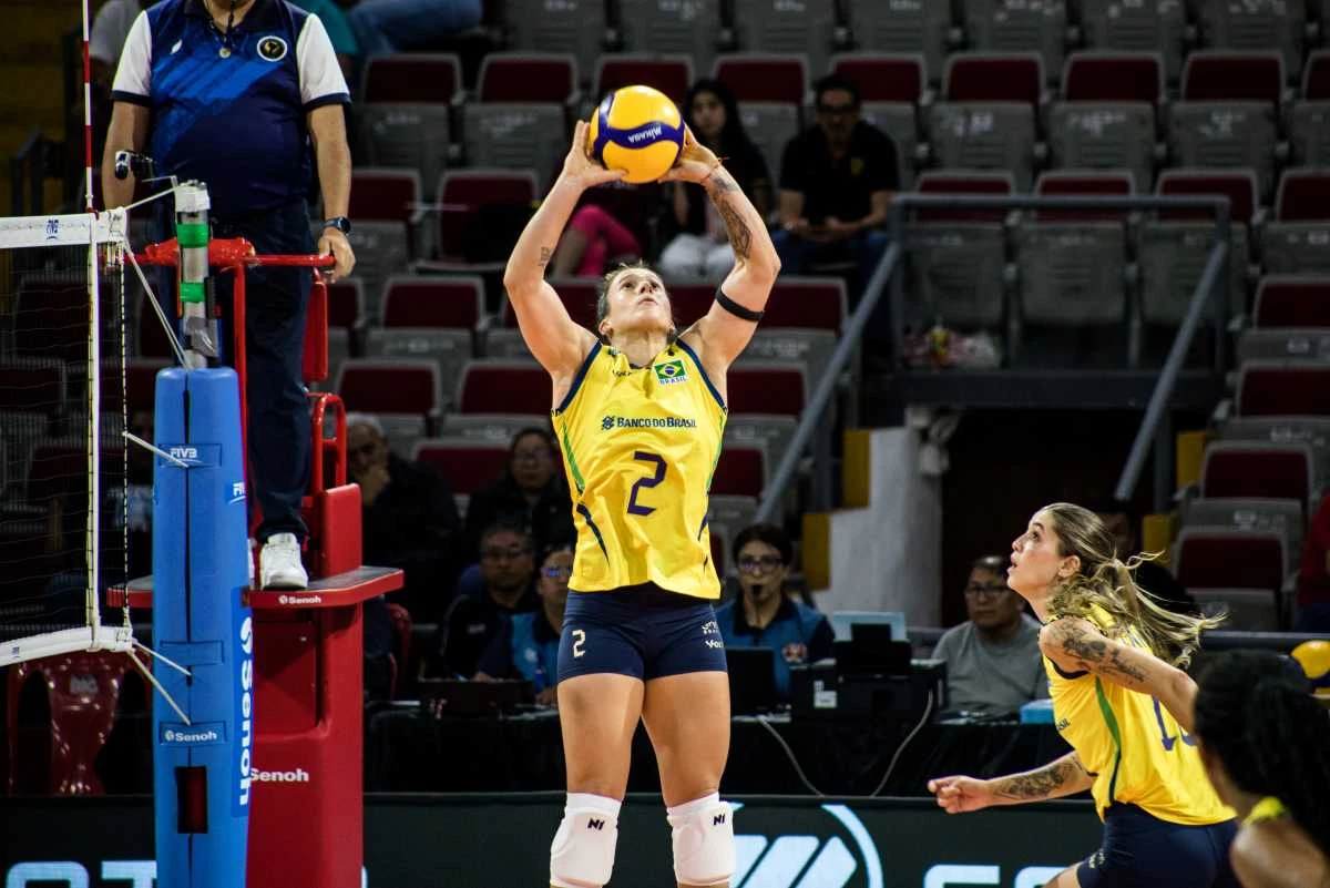 Bruninha e Lanna em a&ccedil;&atilde;o (Betto Doloriert/CSV)