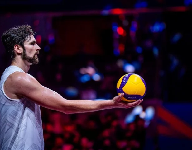 Saque avassalador americano destrói a Itália na VNL