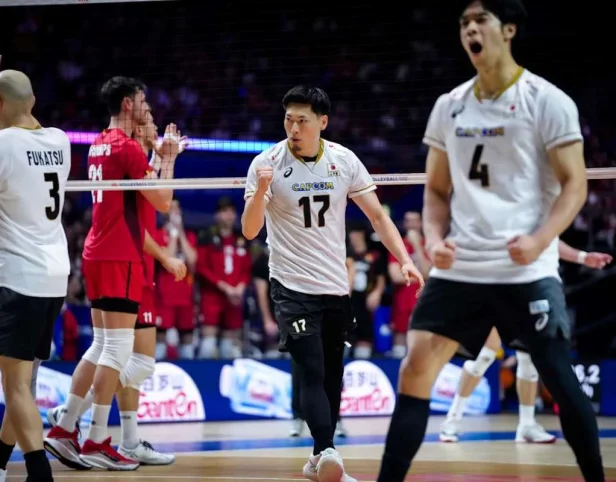 Japão, com reservas, vence a 11ª e conhece rival na fase final