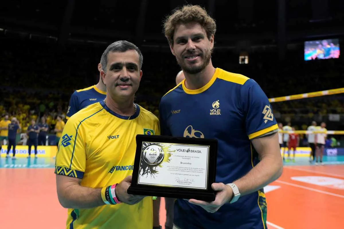 Bruninho campe&otilde;es ol&iacute;mpicos homenagem