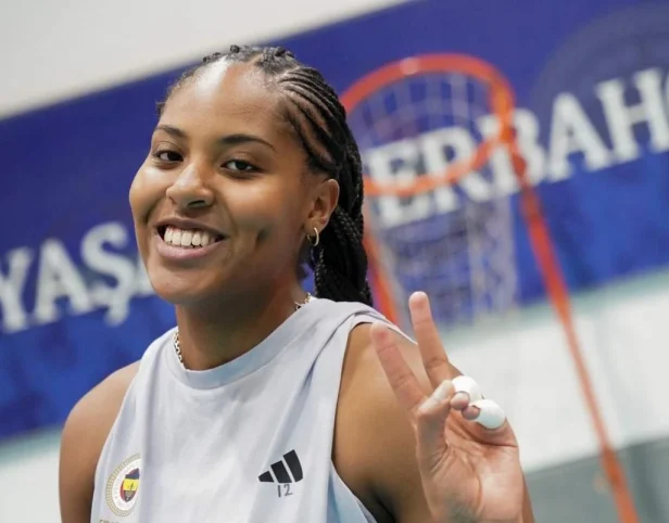 Ana Cristina inicia preparação no Fenerbahce para 2026/2027