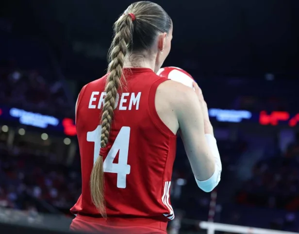Erdem estreia no Europeu em passeio da Turquia