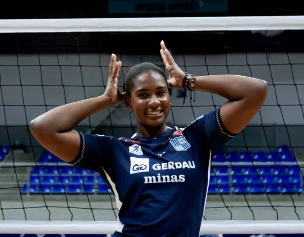 Flormarie Heredia é apresentada pelo Minas
